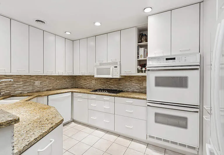2020 N Cleveland Ave — Photo 4