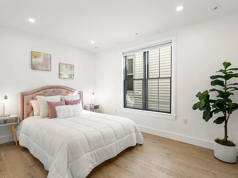 57 Saratoga St #5 — Photo 11