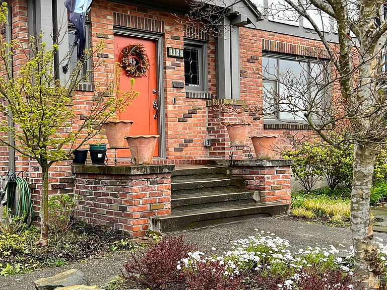 4124 Burke Ave N — Photo 1