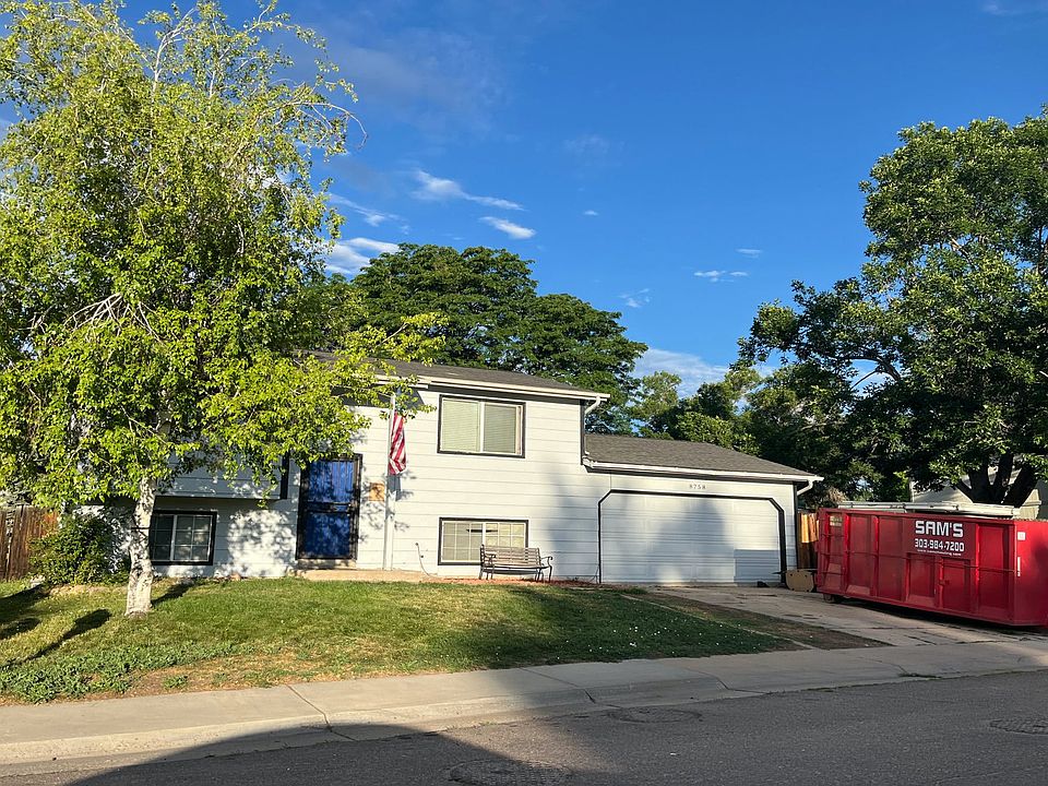 1st image of 8758 W Maplewood Dr