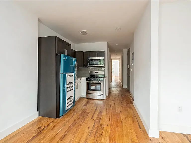 838 Freeman St #2E — Photo 4