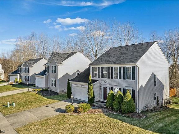 2nd image of 576 Brookline Ct