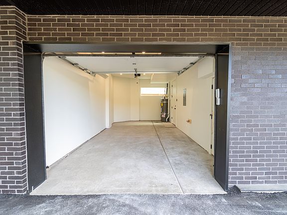 Garage.