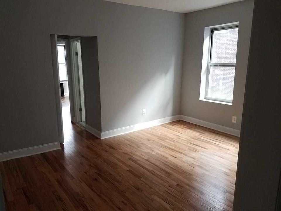 1st image of 926 Bronx Park S APT 1E