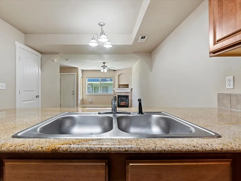 9846 W Rosecroft Ct — Photo 26