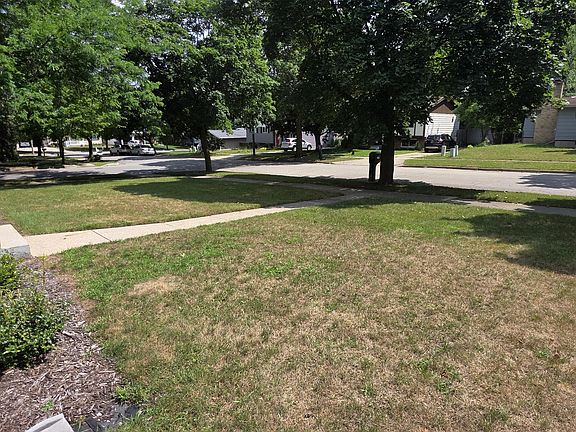 3rd image of 1135 Walwood Dr NE