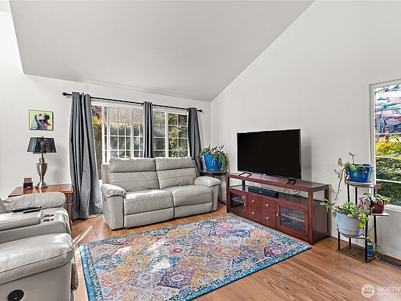 4th image of 7608 Elm Court SE