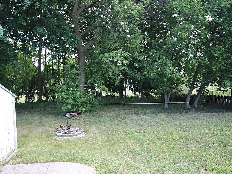 3 bed, 1027 sqft, $1,500 — Photo 3