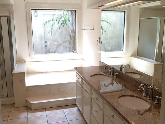 Master bath, netter tub, separate shower