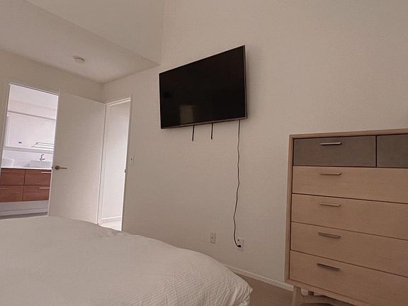 3rd image of 2111 Vista Del Mar