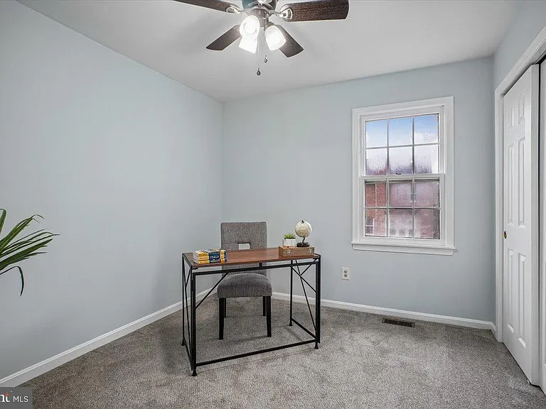 10108 Ebenshire Ct — Photo 11