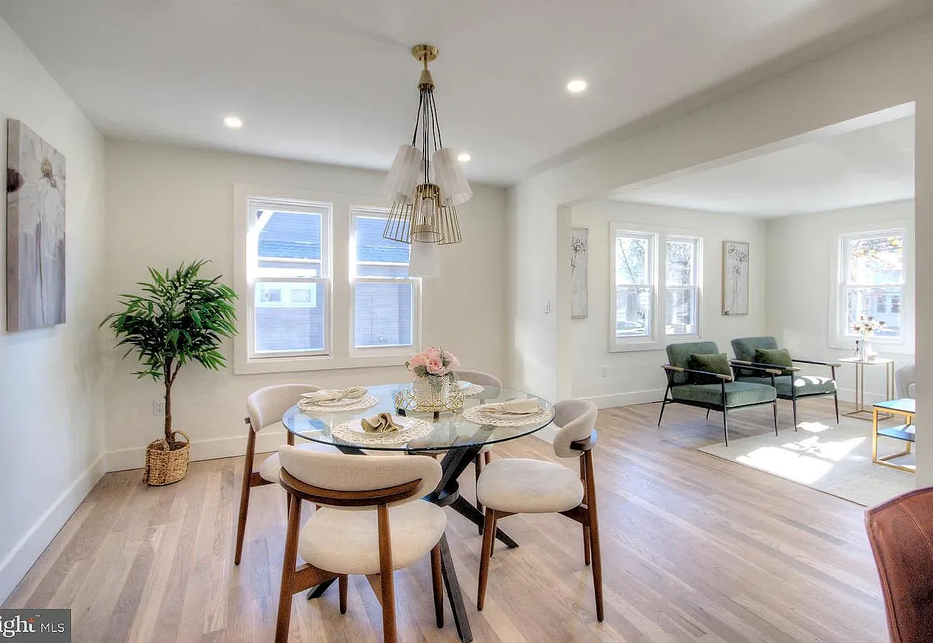 4 bed, 1800 sqft, $3,150 — Photo 3