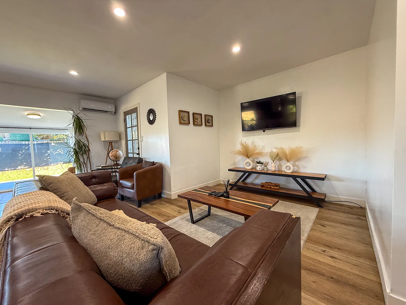 2 bed, $6,995 — Photo 3