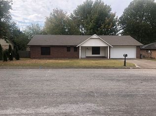 806 S Biscay Ln, Rogers, AR 72758