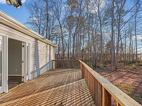 5th image of 104 Jacqueline Rd