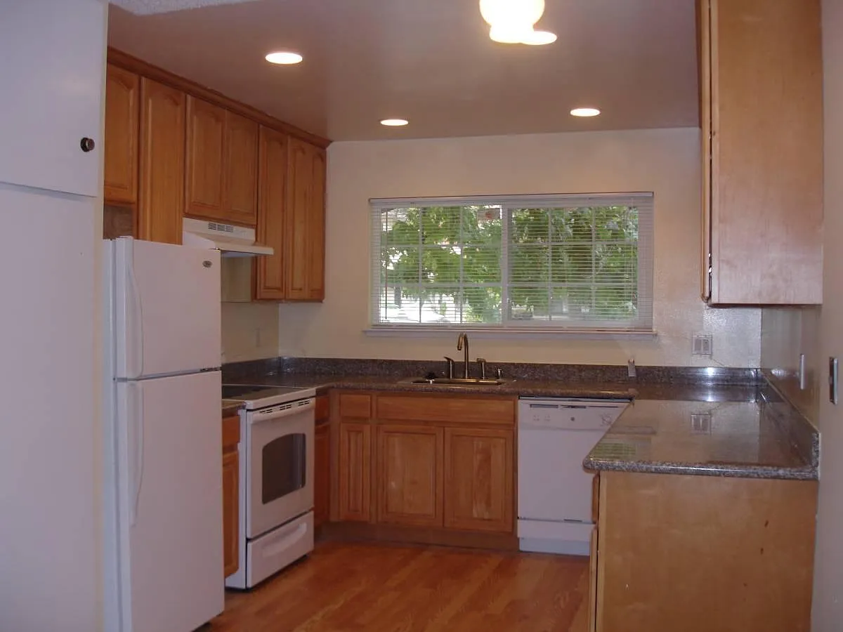 10360 Leola Ct photo 1
