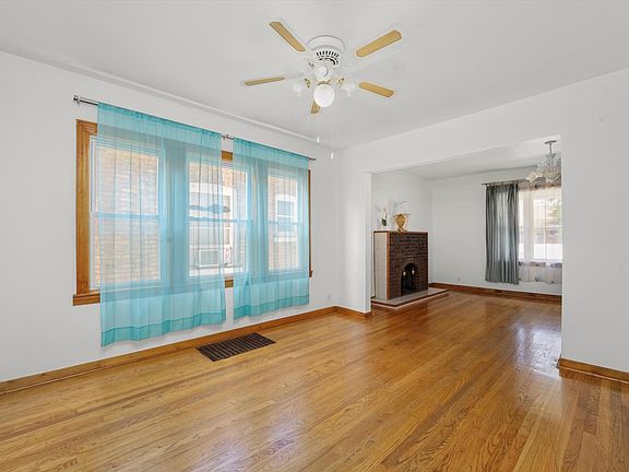 2nd image of 5943 W Waveland Ave #1