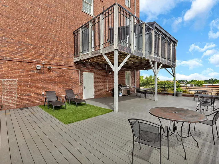 Calhoun Lofts & Thunderbird Flats — Photo 29