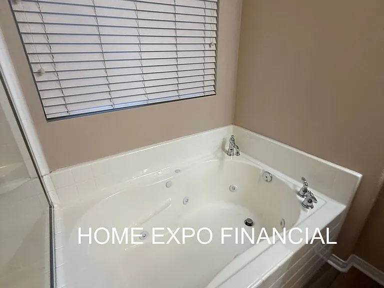 1456 Moonlight Dr — Photo 33