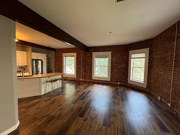 5th image of 1425 N Washington St APT 301