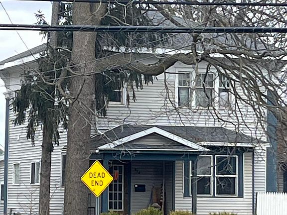 5th image of 614 W Willow St