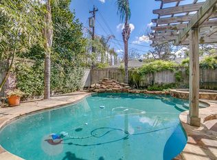 6030 Blossom St, Houston, TX 77007