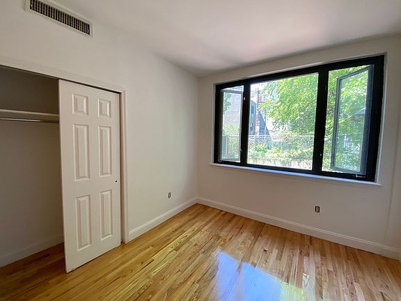 5th image of 183 Humboldt St APT 2