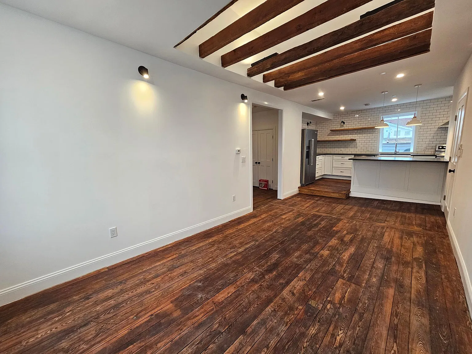 2 bed, 1.5 bath, 979 sqft, $2,500 — Photo 4