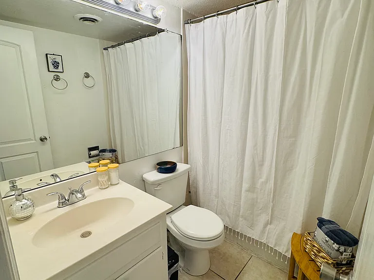 1100 Alvarado Dr SE — Photo 7