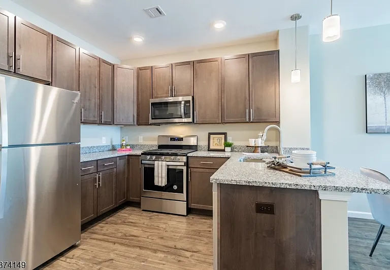 54 N Main St #301 — Photo 8