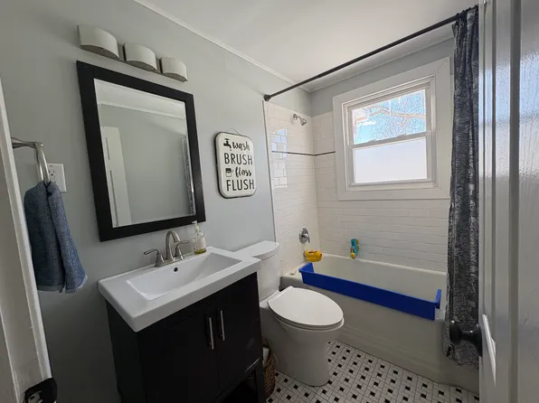 14 Mitchell St, Westbrook, ME 04092