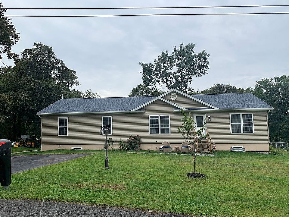 1st image of 23 Oxford Cir