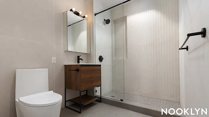 Bathroom, photo 1