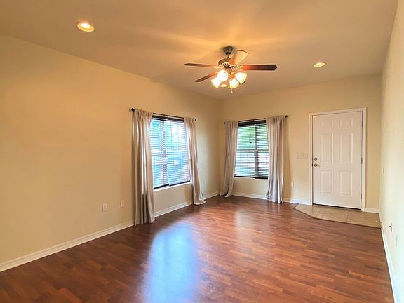2nd image of 1480 Bentley Cir
