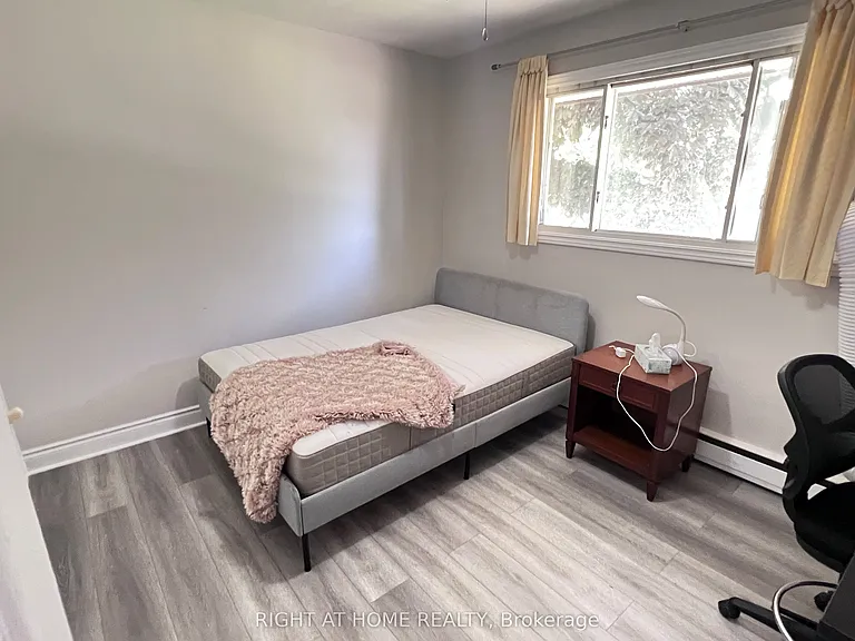 46 Radcliffe Cres — Photo 24