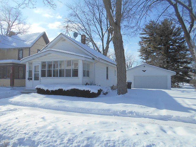 1st image of 204 Waverly Pl