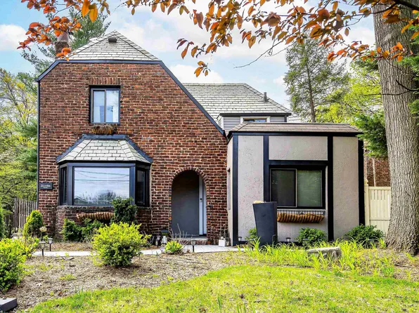 764 Cedar Ln, Teaneck, NJ 07666