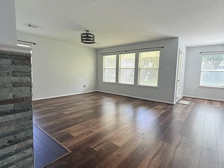 2219 Gable Hollow Ln — Photo 9
