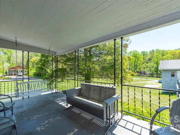 28 Brooks Cove Rd, Black Mountain, NC 28711