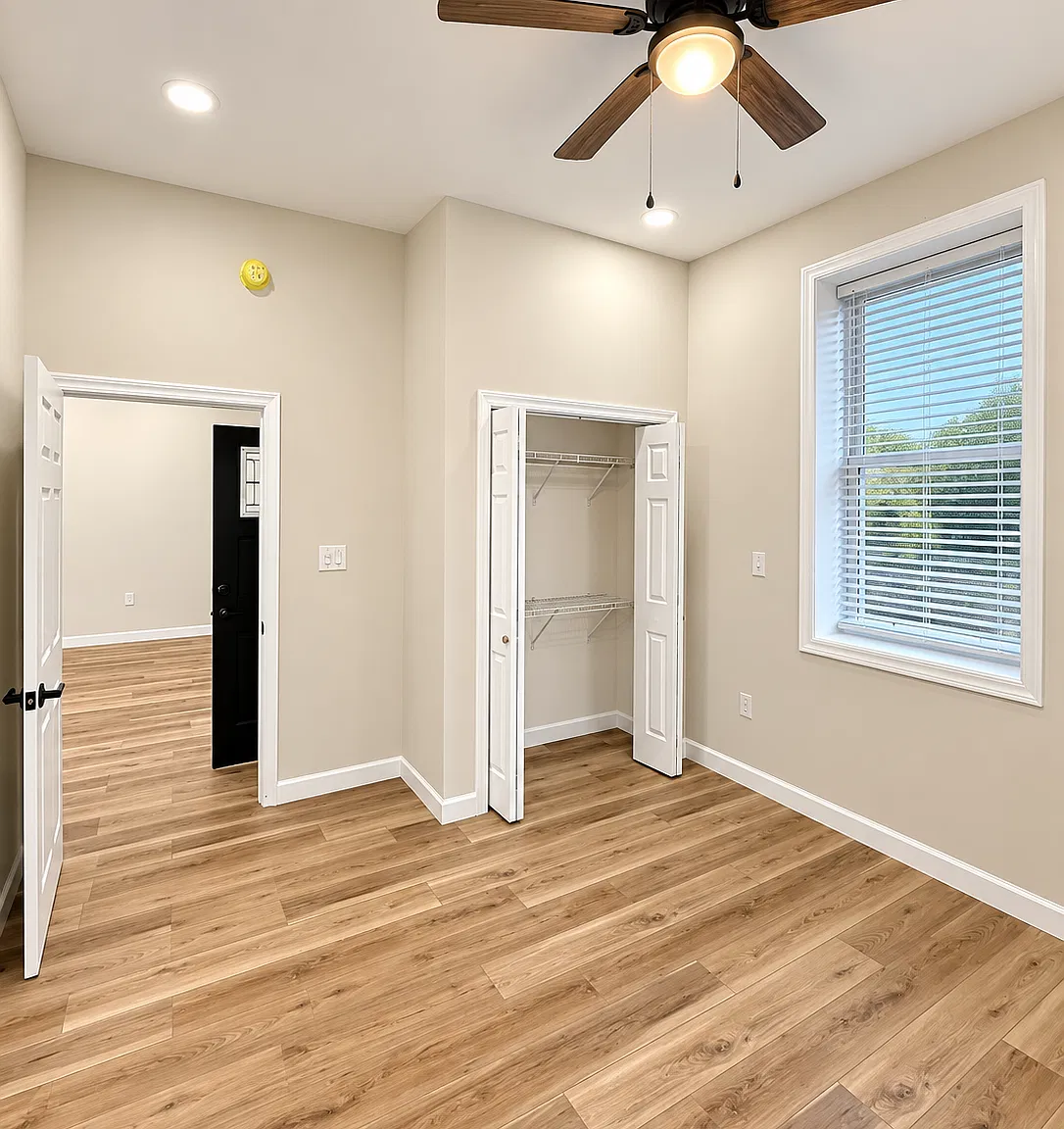 3 bed, 1100 sqft, $1,600 — Photo 4