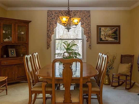 5th image of 30507 Manhasset Dr