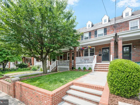 2220 38th St NW, Washington, DC 20007
