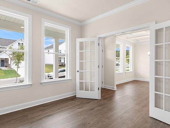 3rd image of 1124 Summer Daisy Drive
