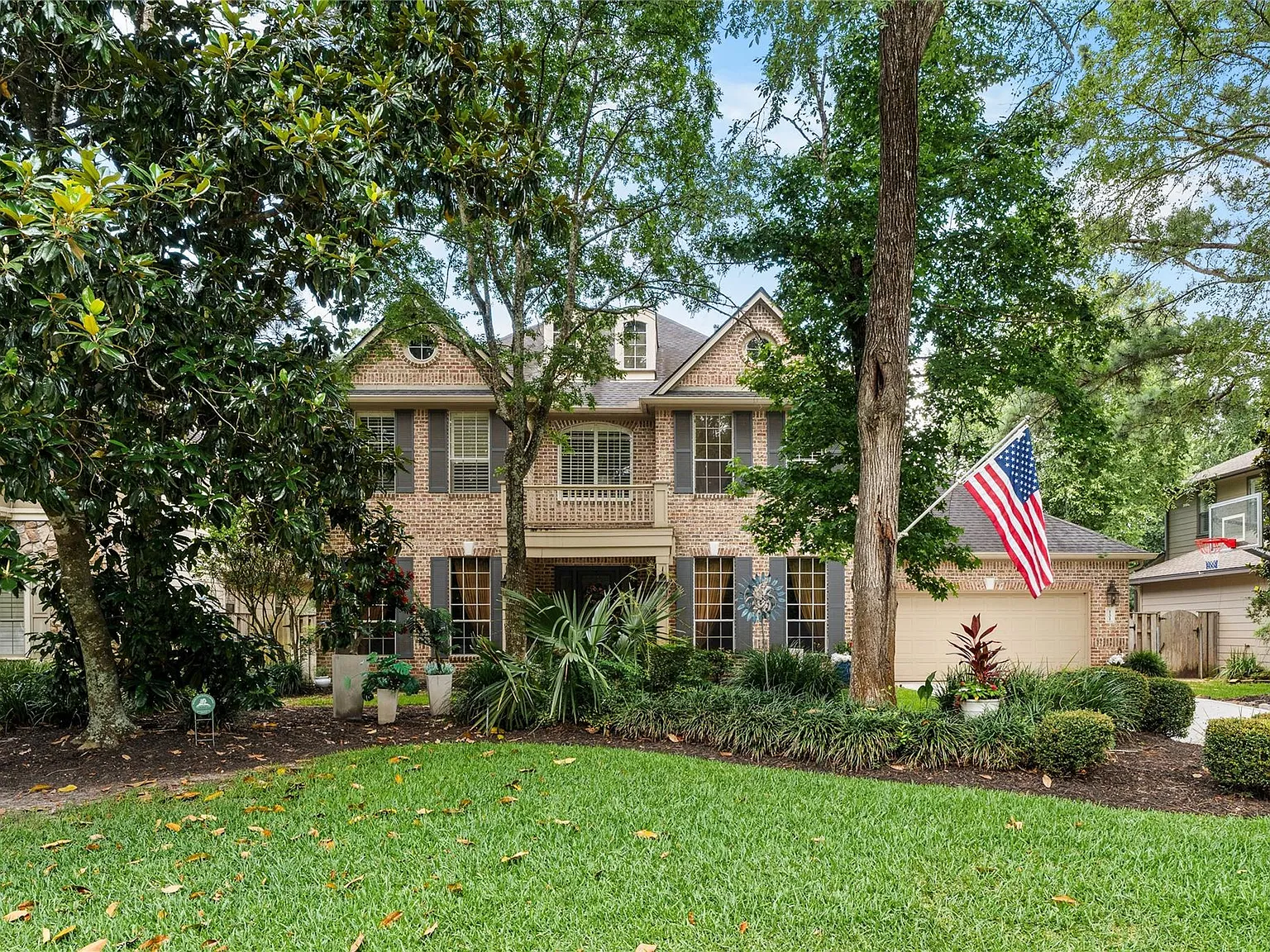 5 bed, 4.5 bath, 4597 sqft, $6,500 — Photo 3