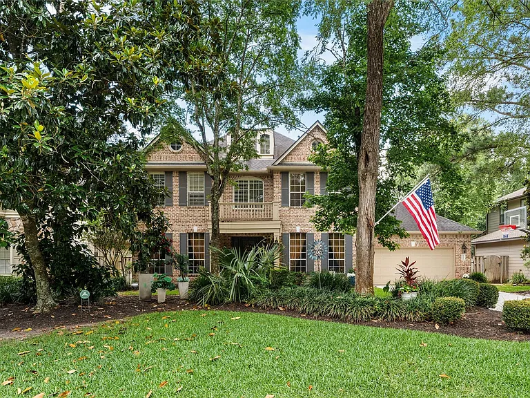 131 E Beckonvale Cir — Photo 3