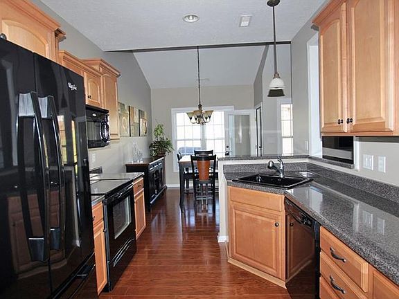 3rd image of 115 Heritage Dr