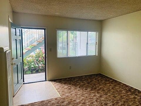 4th image of 318 W Artesia St APT 1