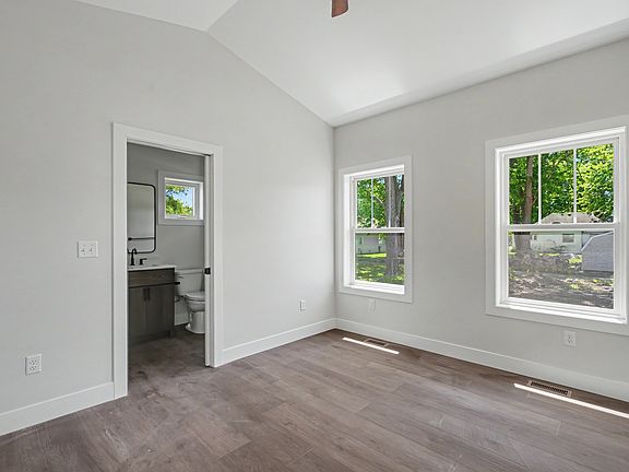 4th image of 405 E Larmon St