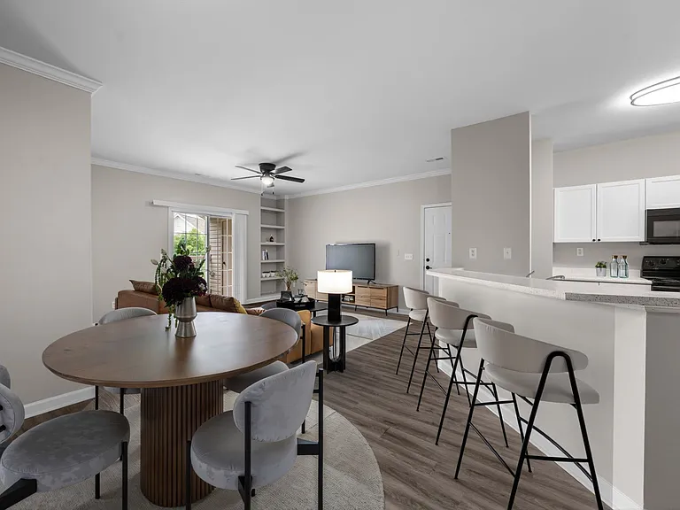 O'Fallon (Renovated) - 3 Bed / 2 Bath - 1,330 Sq.Ft.
