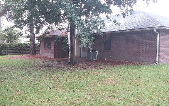 2nd image of 712 Edgewood Ct